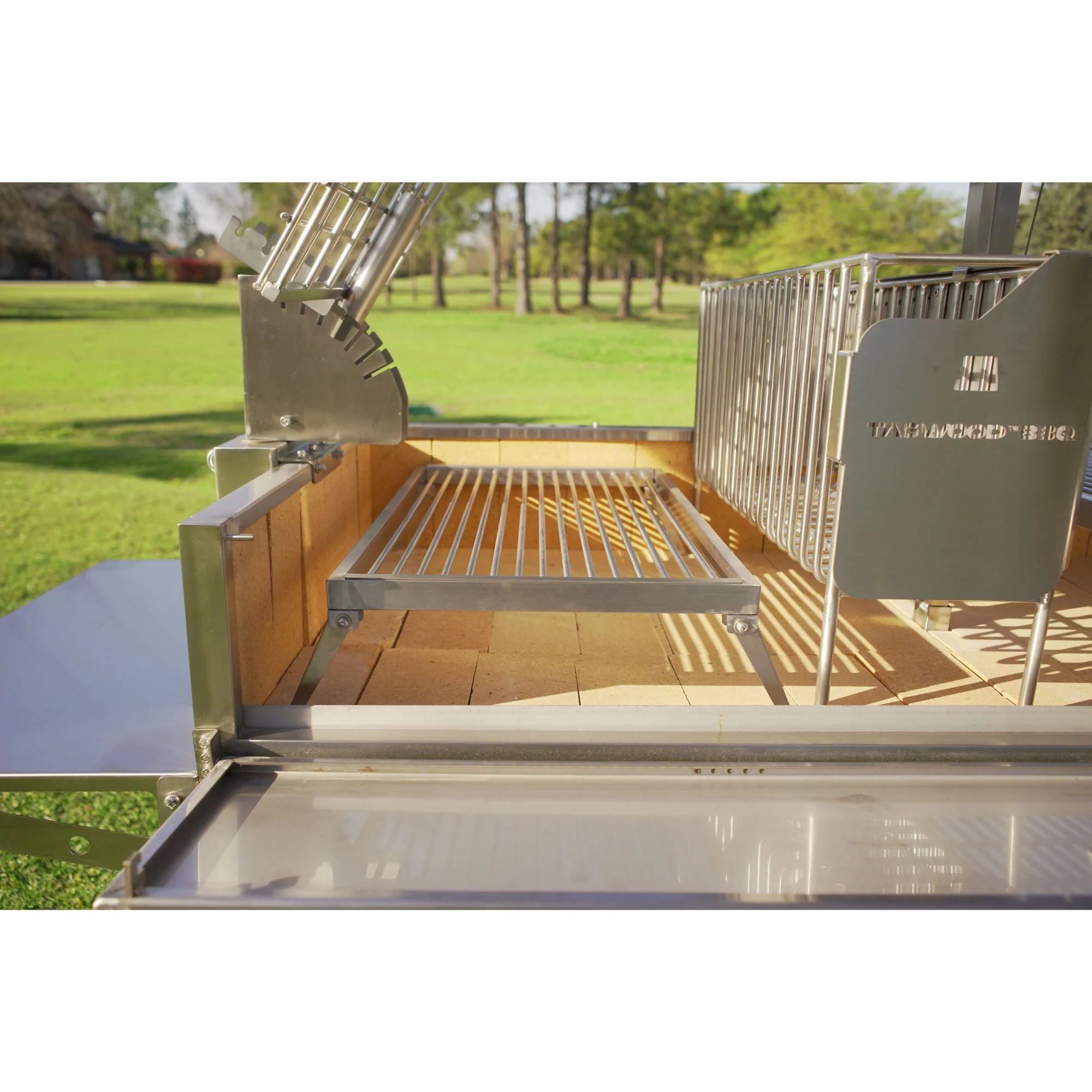 Tagwood BBQ26SS Argentine Wood Fire & Charcoal Freestanding Grill - Image 7