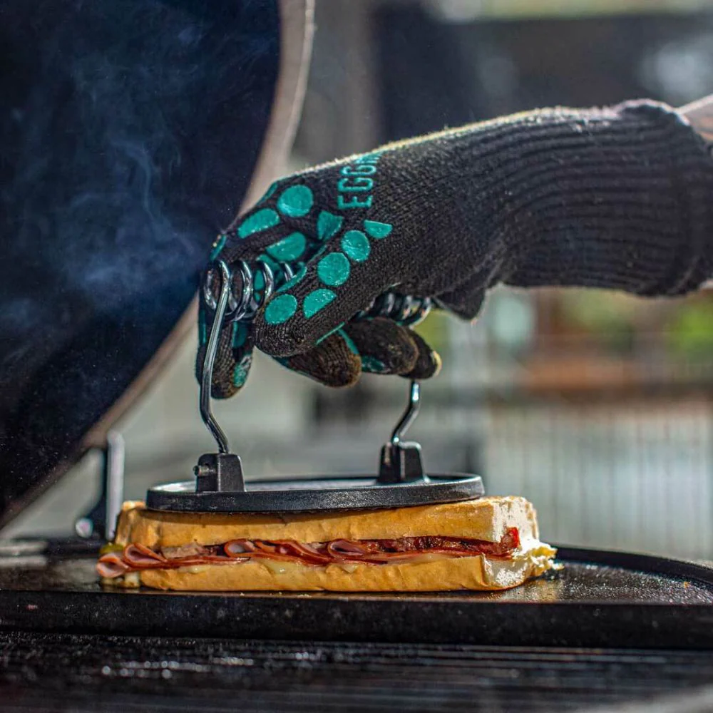 Big Green Egg 127648 Cast Iron Grill Press - Image 3