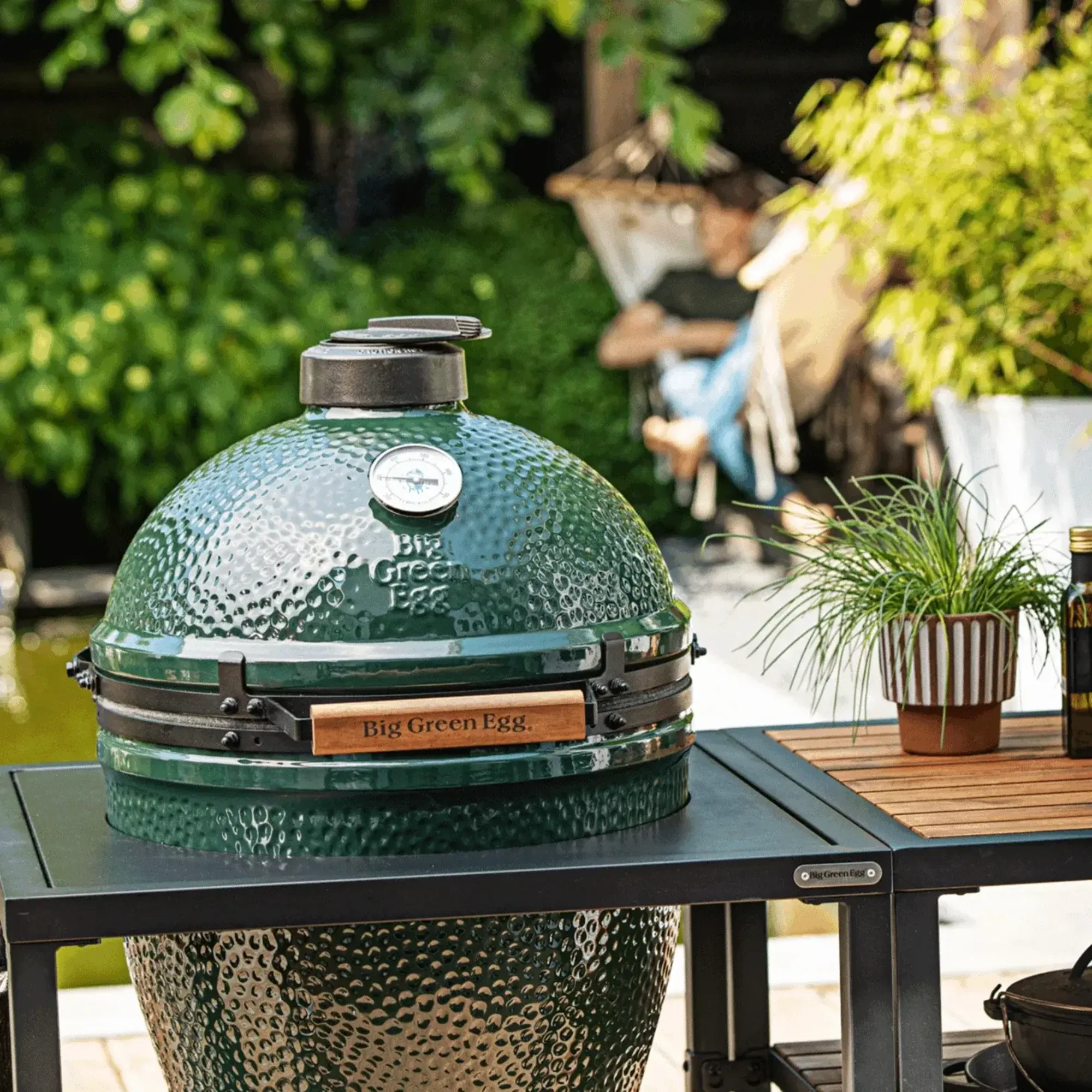 Big Green Egg Large Charcoal Grill in Modular Nest with Expansion & 3 Acacia Inserts Package - Image 4