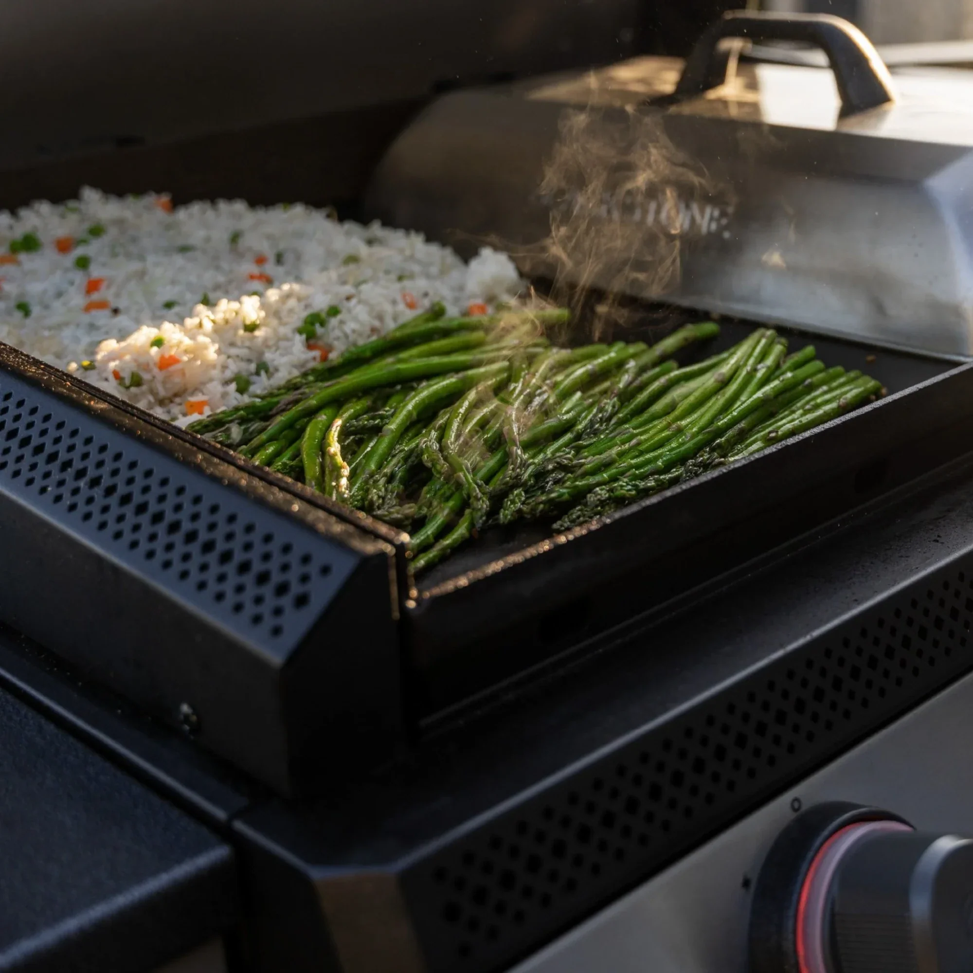 Blackstone 28-Inch Drop-in Griddle with Hood - Image 4