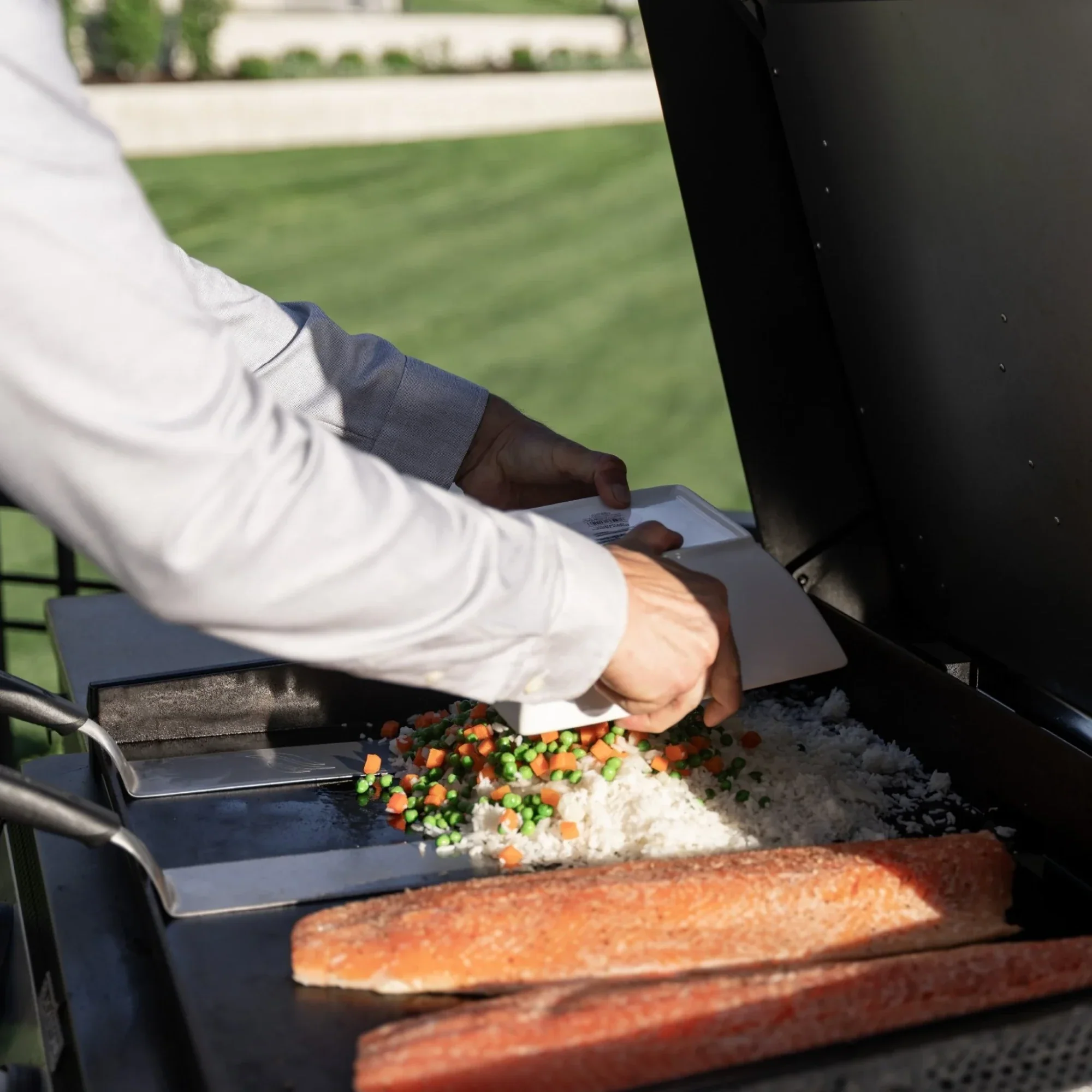 Blackstone 28-Inch Drop-in Griddle with Hood - Image 7
