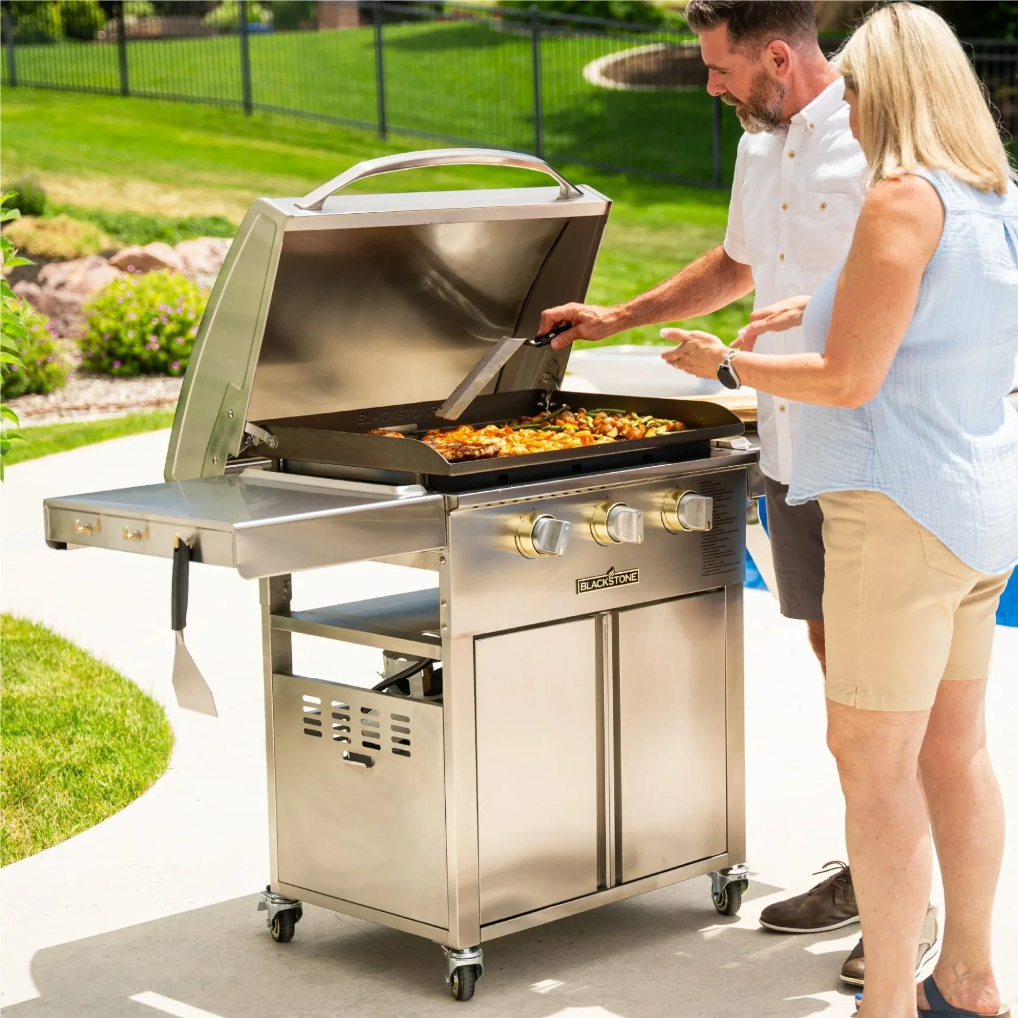 Blackstone 28-Inch Propane Griddle with Cabinet - Image 3