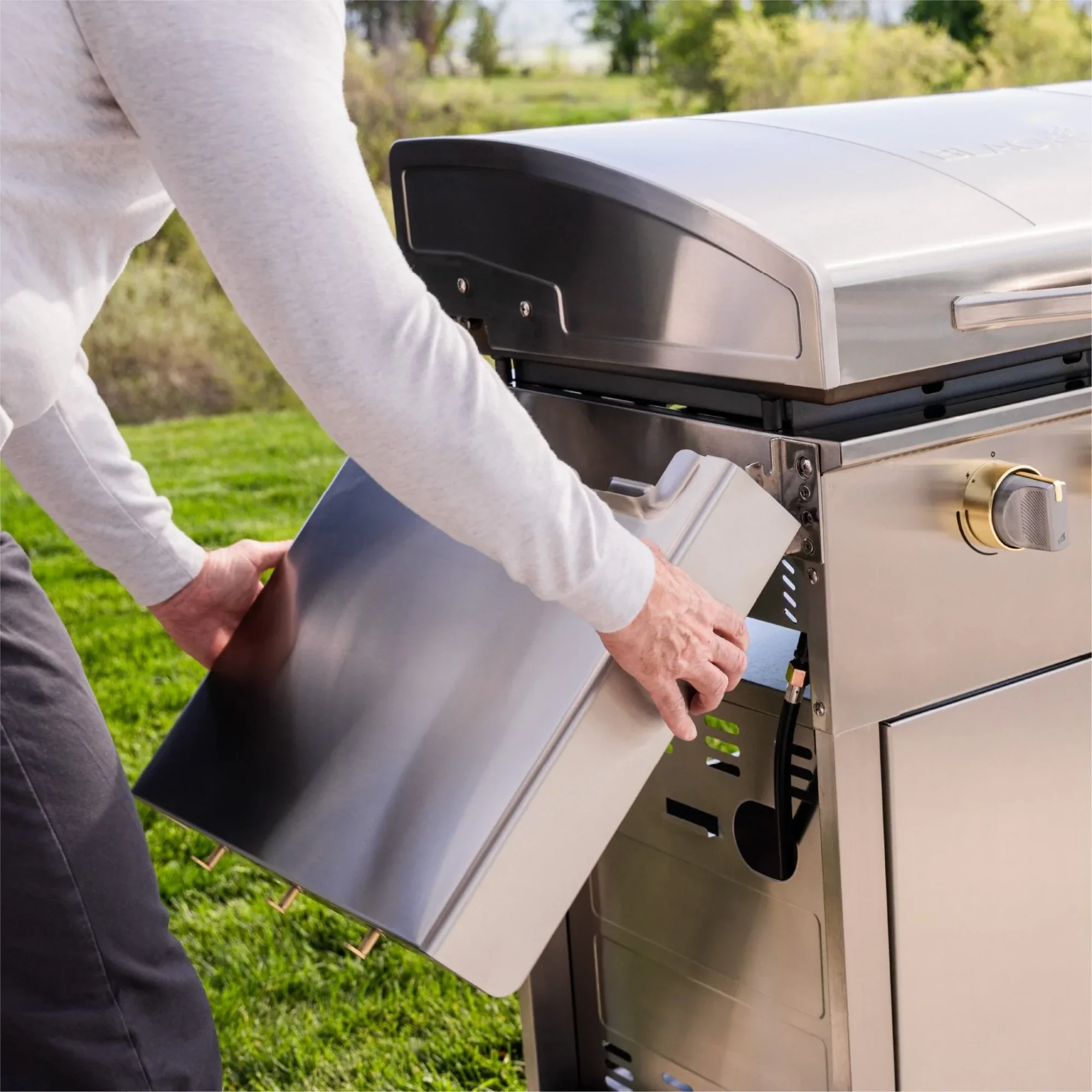 Blackstone 36-Inch Propane Griddle with Cabinet - Image 3