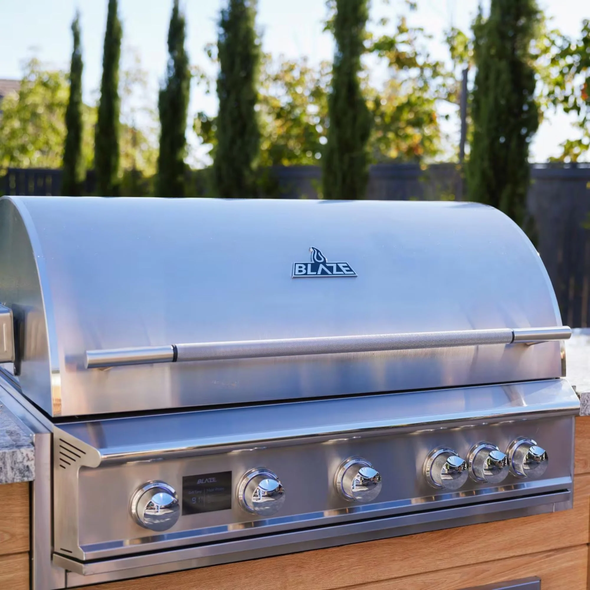 Blaze LTE PRO 32-Inch 4-Burner Built-in Gas Grill w/ Digital Temperature Screen & Rear Infrared Burner - Image 3