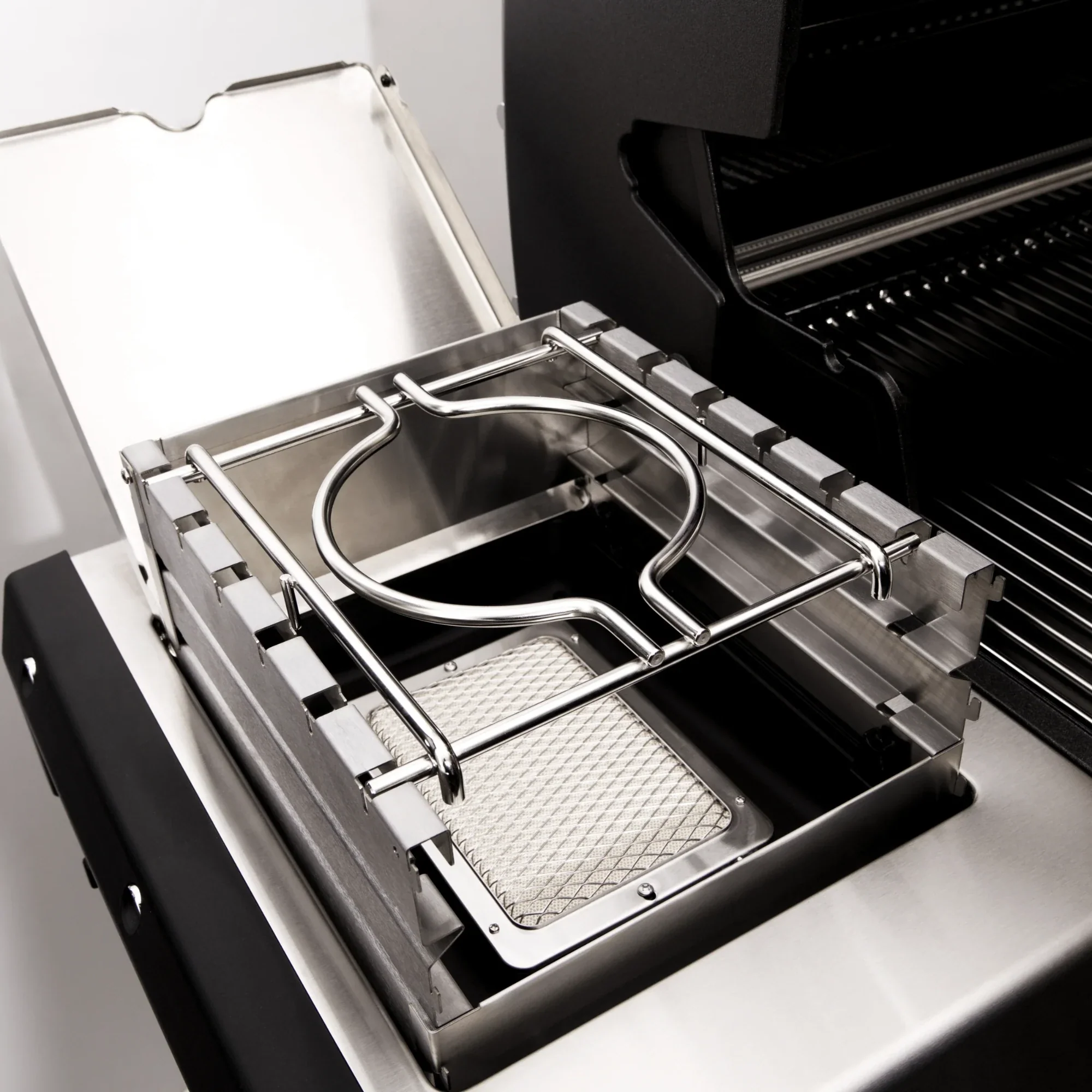 Broil King IR Side Burner Wind Shield - Image 3
