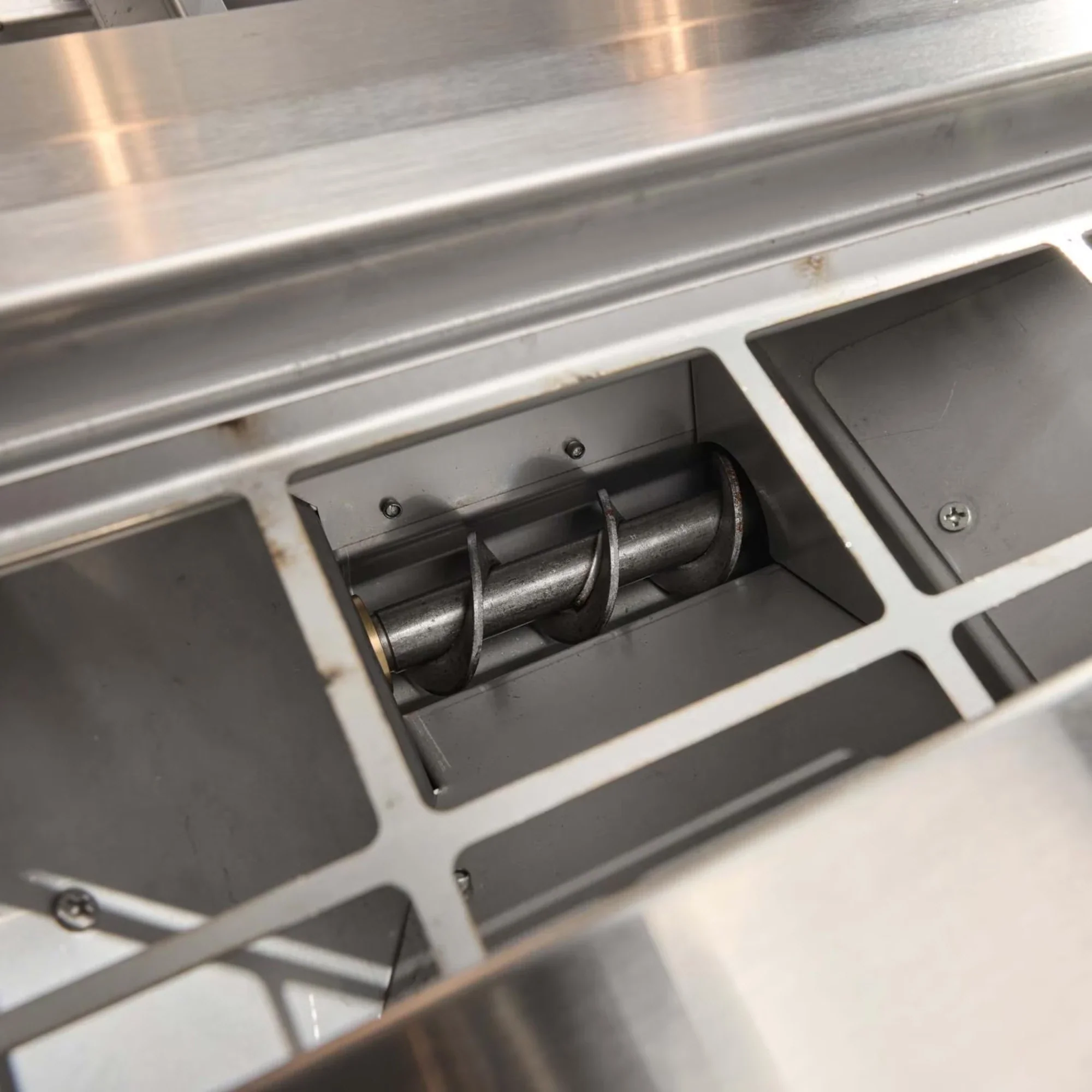 Coyote 28-Inch Freestanding Pellet Grill - Image 7