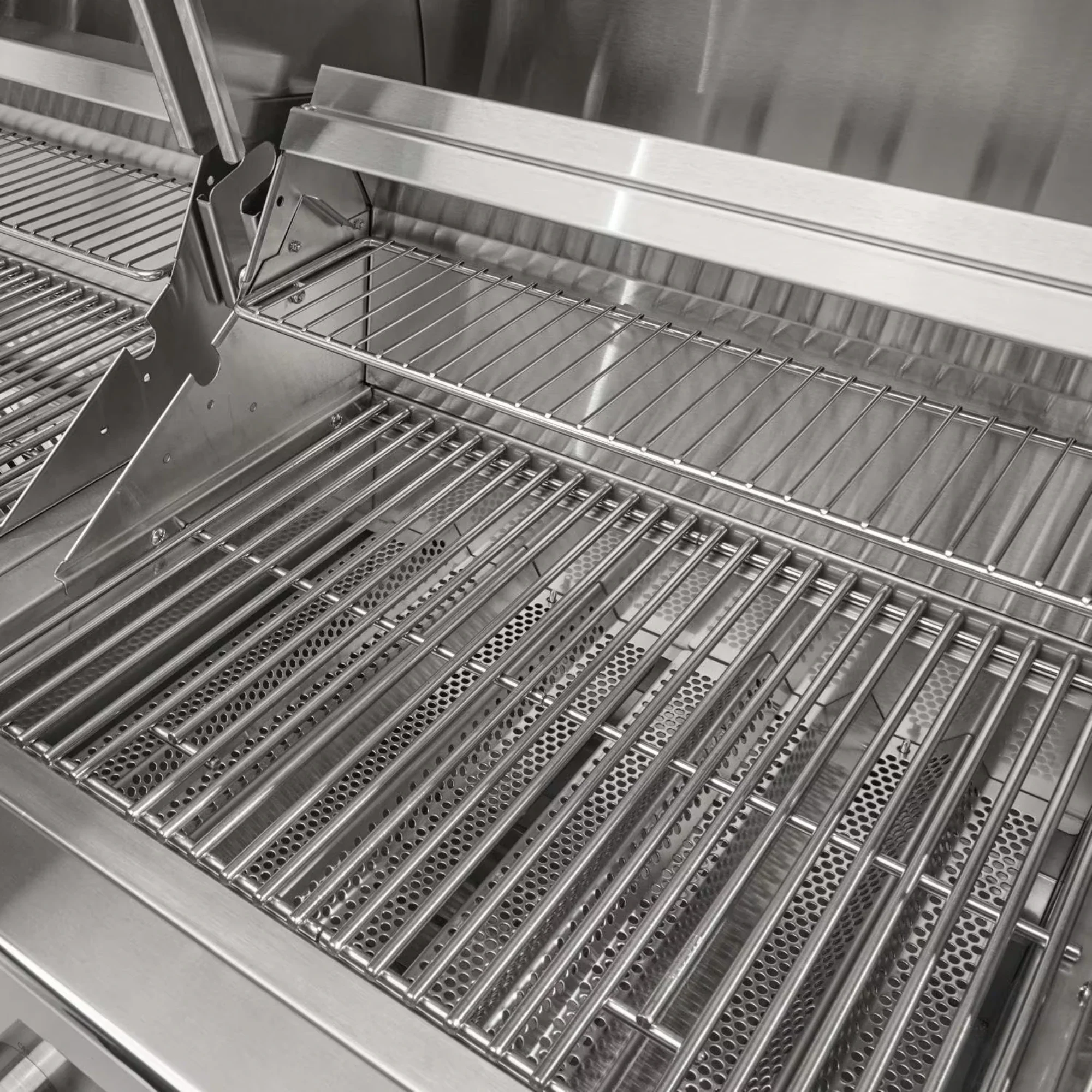 Coyote 50-Inch Built-In Gas/Charcoal Hybrid Grill - Image 3