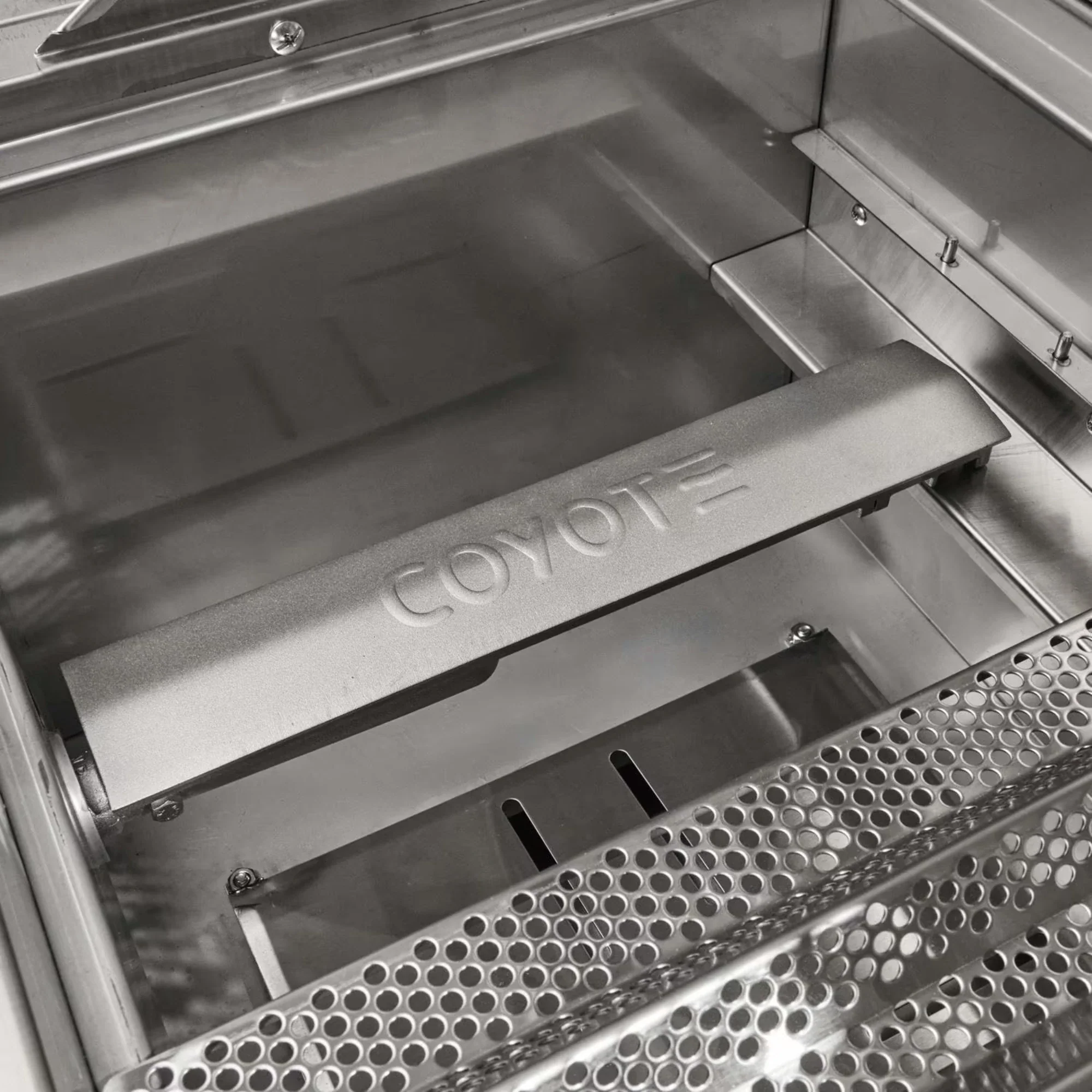 Coyote 50-Inch Built-In Gas/Charcoal Hybrid Grill - Image 6