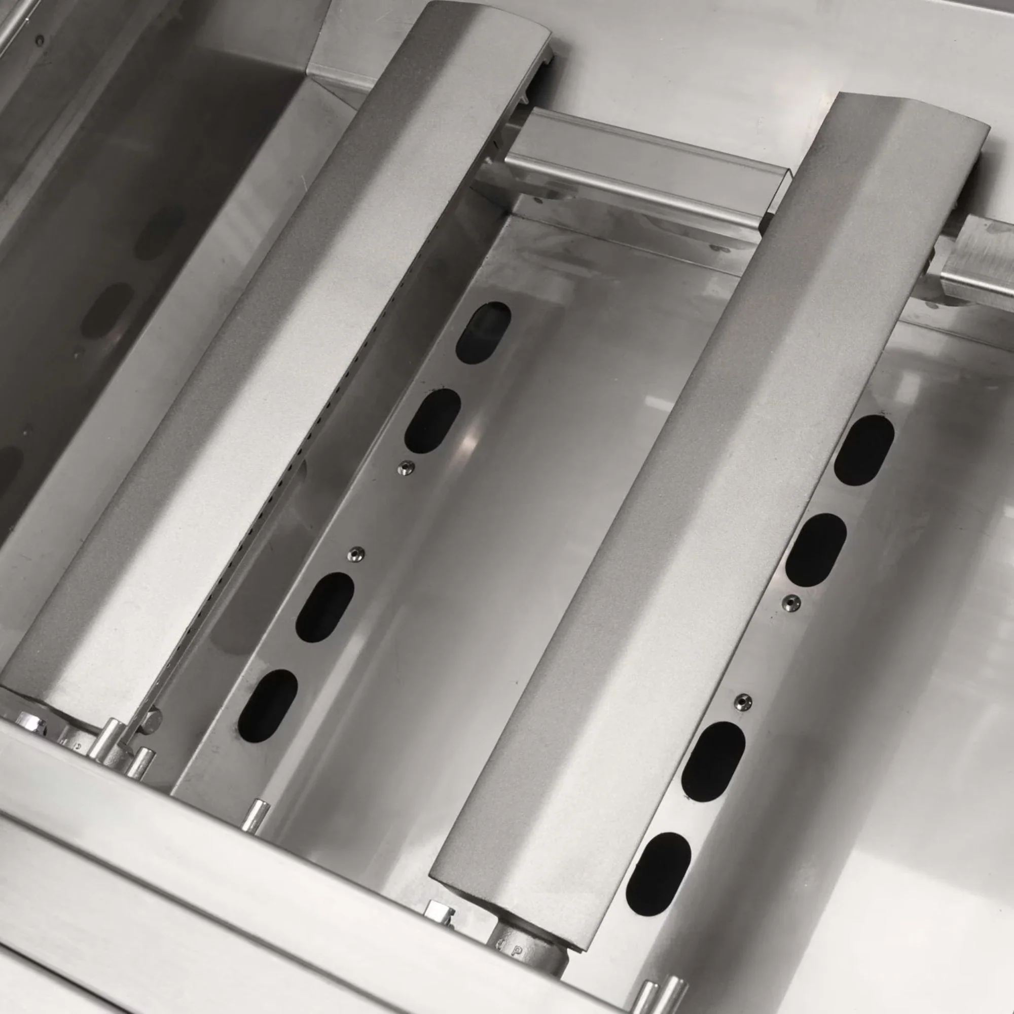 Coyote C-Series 30-Inch 3-Burner Built-in Gas Grill - Image 9