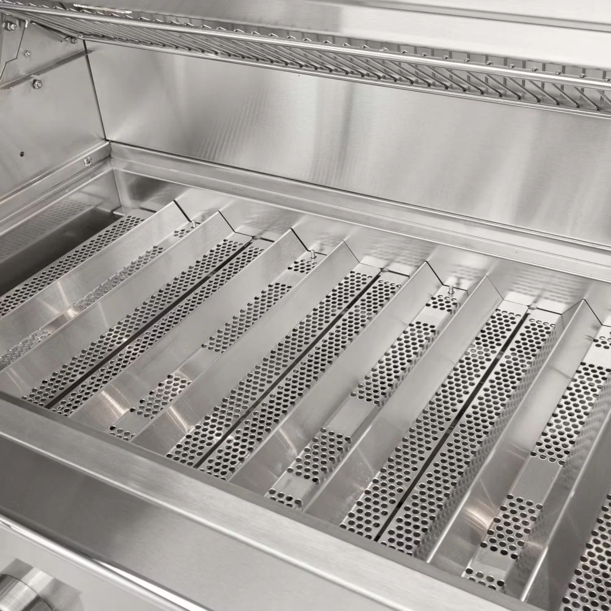 Coyote CL-Series 36-Inches 4-Burner Built-in Gas Grill - Image 8