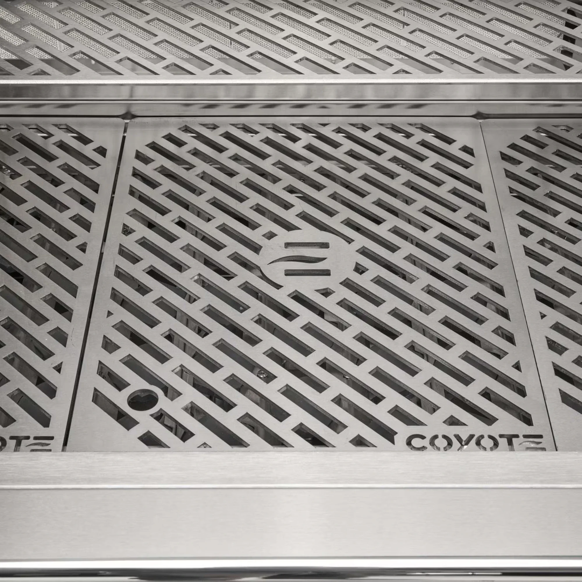 Coyote SL-Series 42-Inch 5-Burner Built-in Gas Grill - Image 5