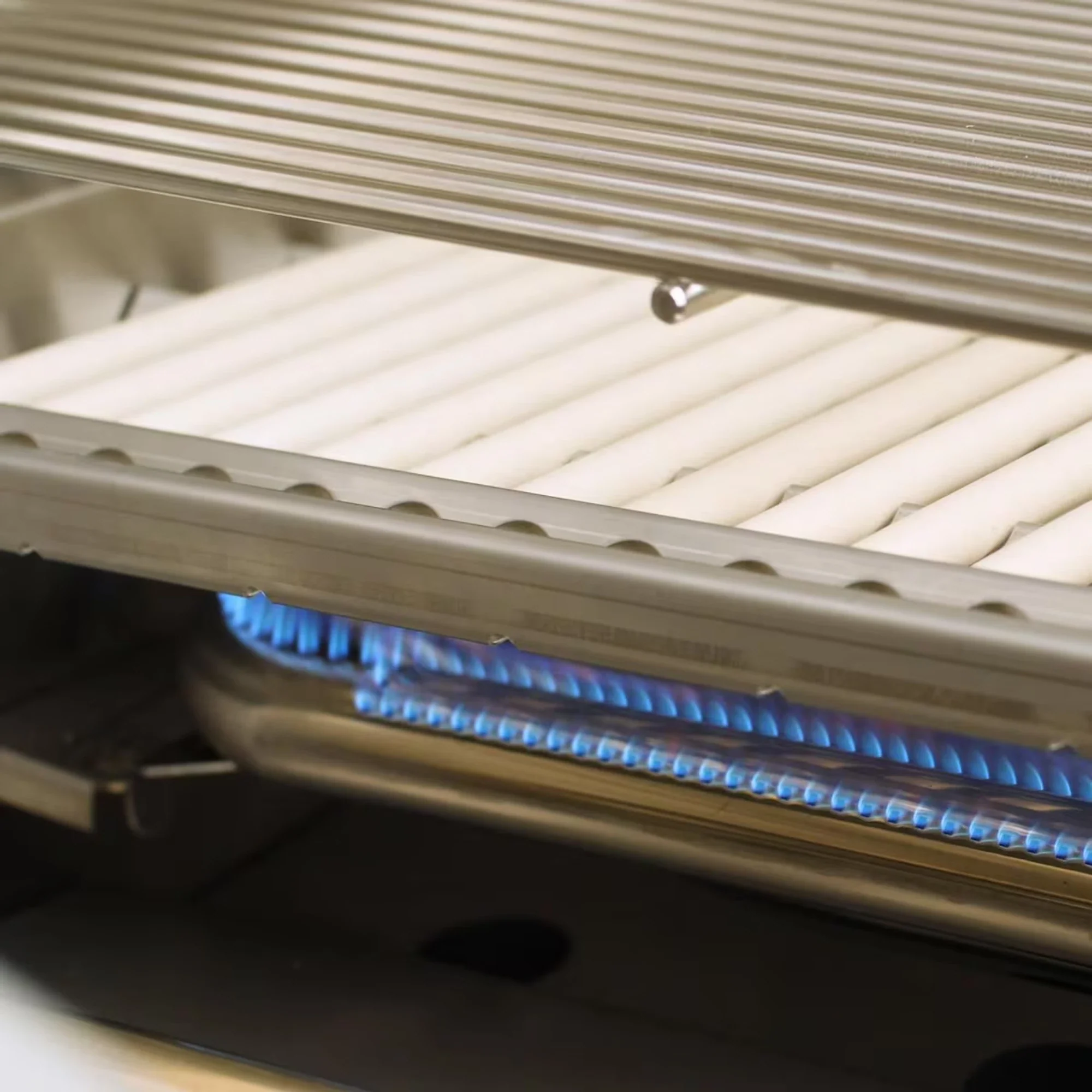 DCS Series 7 BH1-30 30-Inch Built-In Gas Grill - Image 3