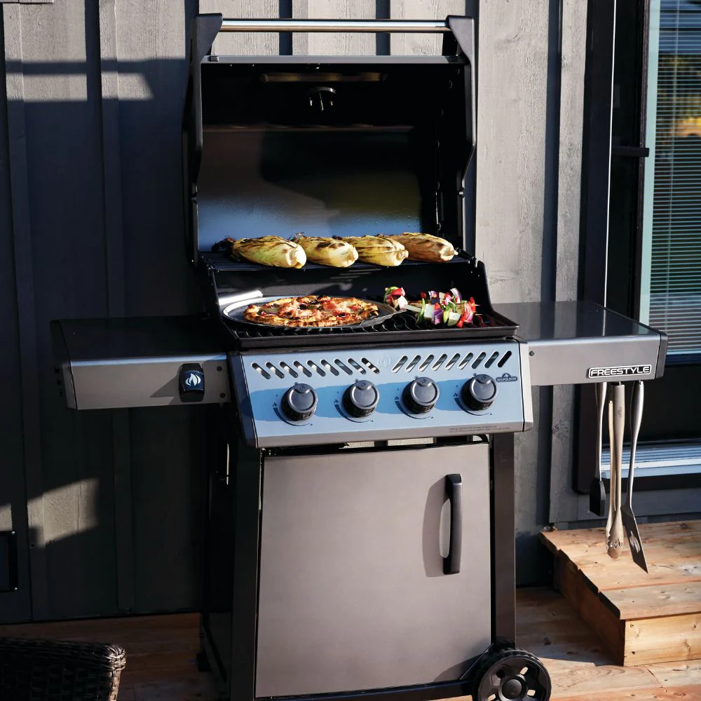 Napoleon Freestyle 425 Freestanding Gas Grill - Image 10