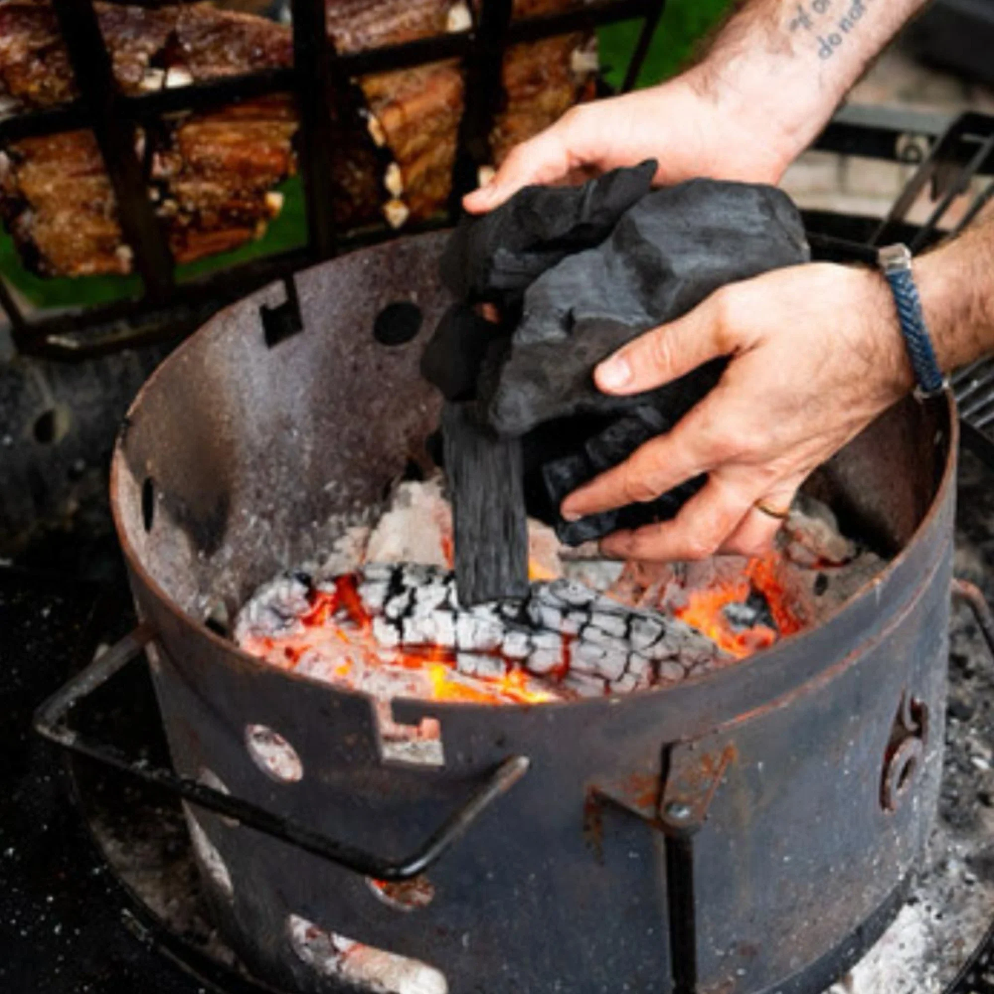 Fuego Y Sabor Premium Harwood Lump Charcoal, 17.6 lbs - Image 3