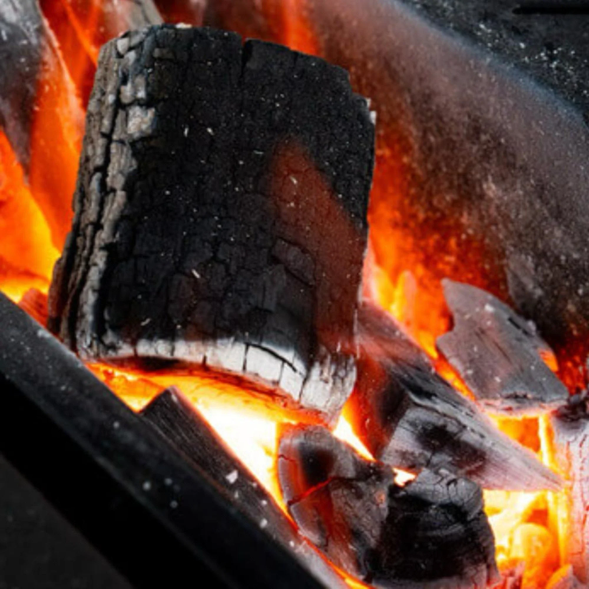 Fuego Y Sabor Premium Harwood Lump Charcoal, 17.6 lbs - Image 5