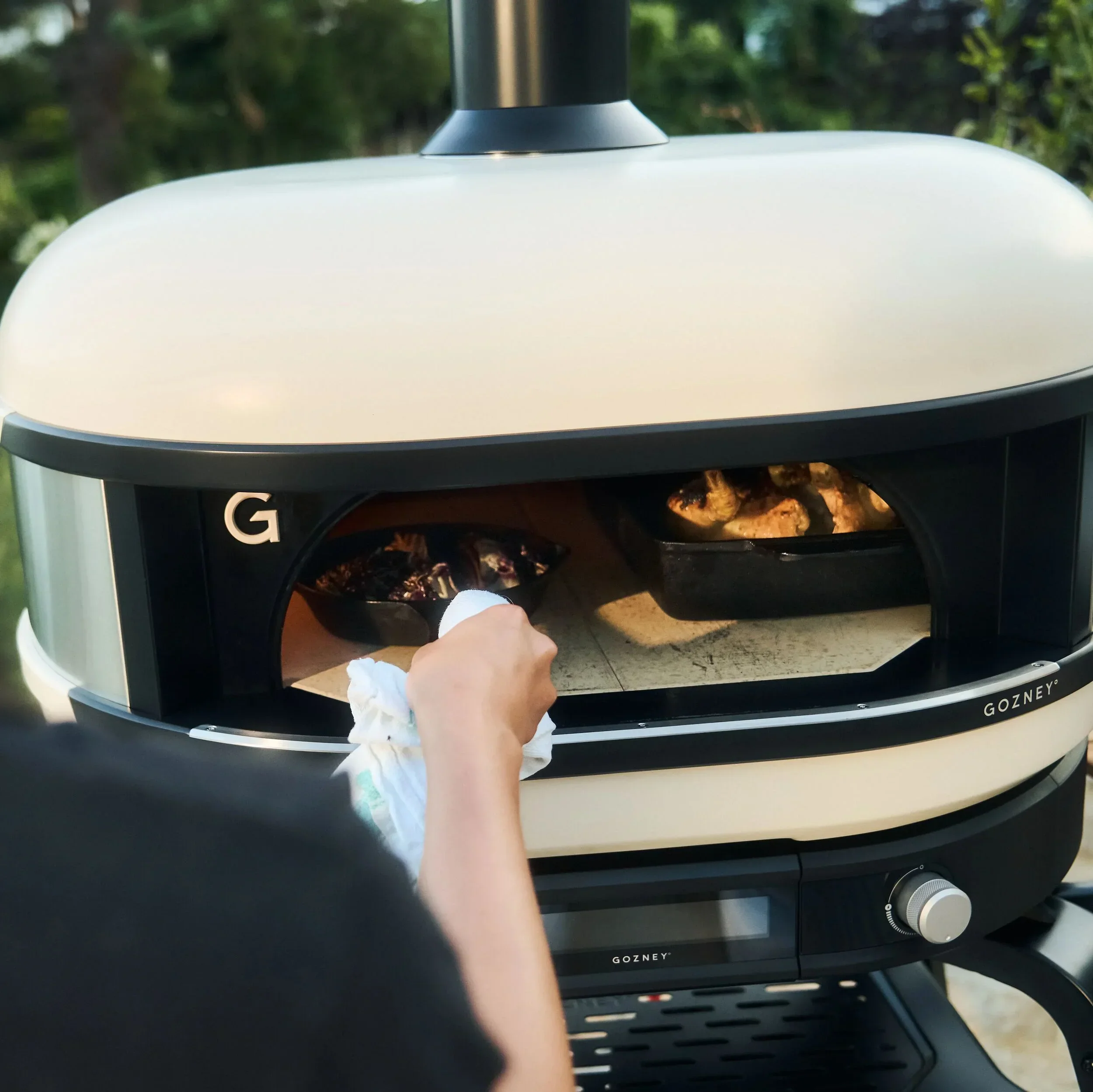 Gozney Dome Gen 2 Bone Dual Fuel Freestanding Outdoor Pizza Oven - Image 4