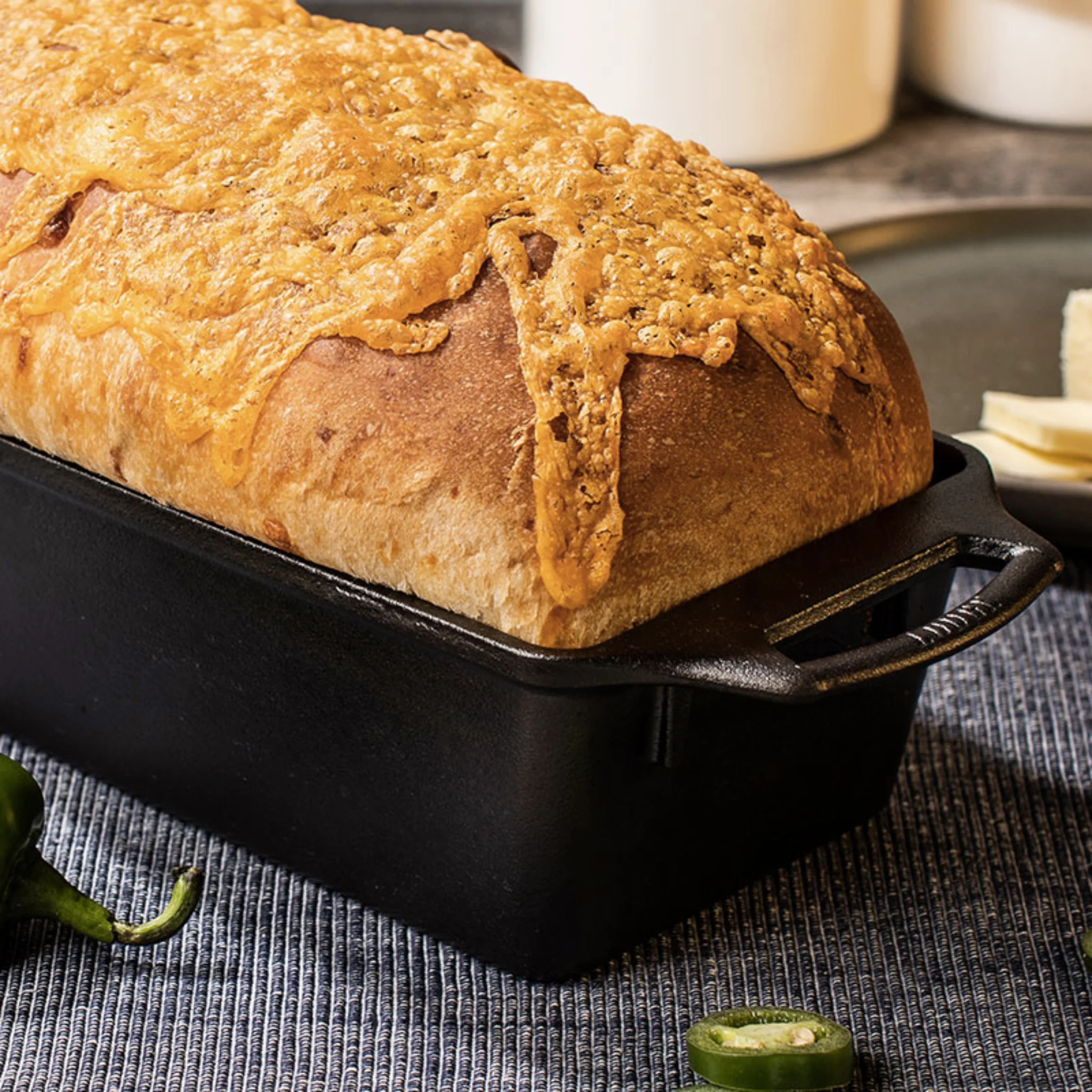 Lodge 10 x 5 Inch Seasoned Cast Iron Large Loaf Pan - Image 4