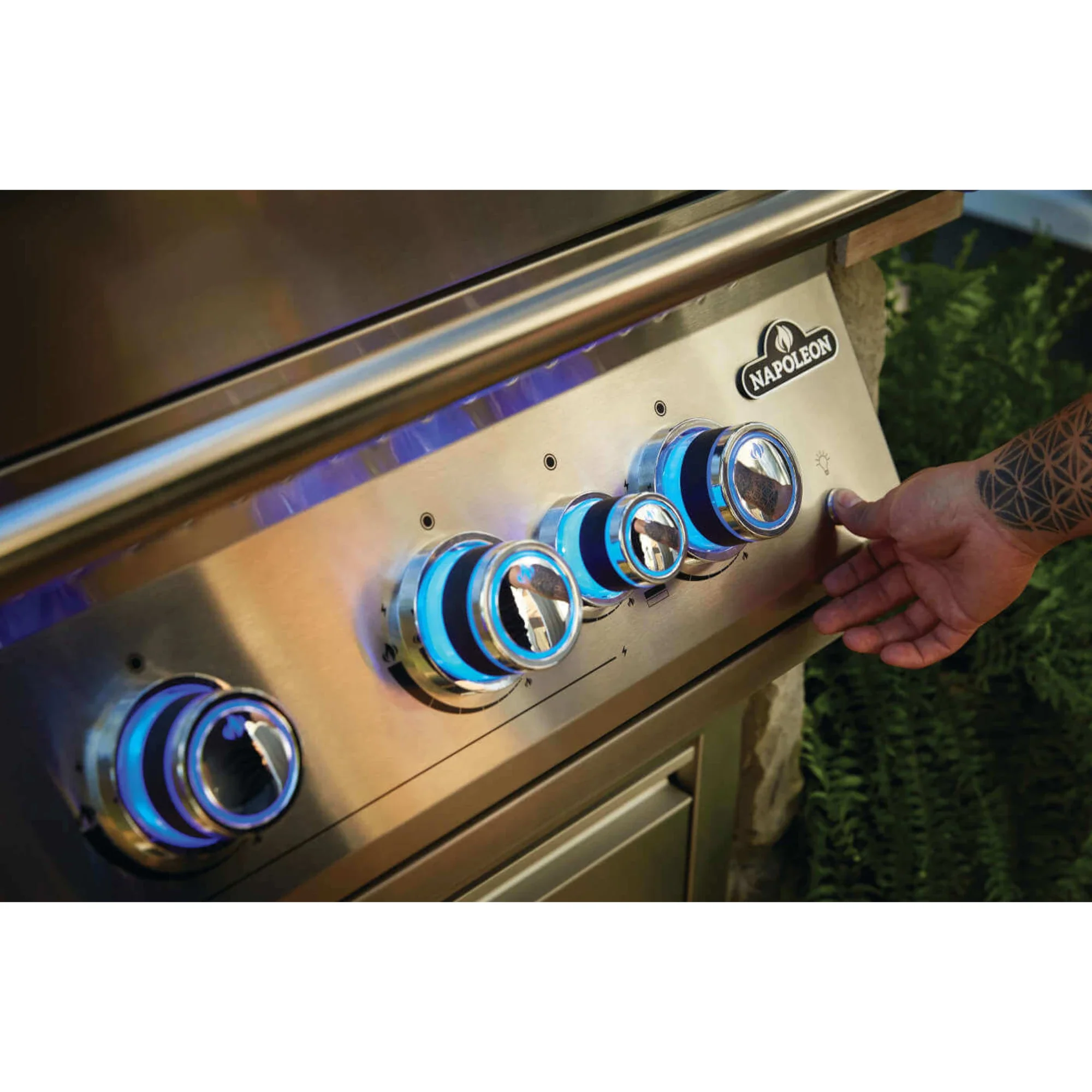 Napoleon Built-in 700 Series 32 RB Gas Grill With infrared Rear Burner - Image 10