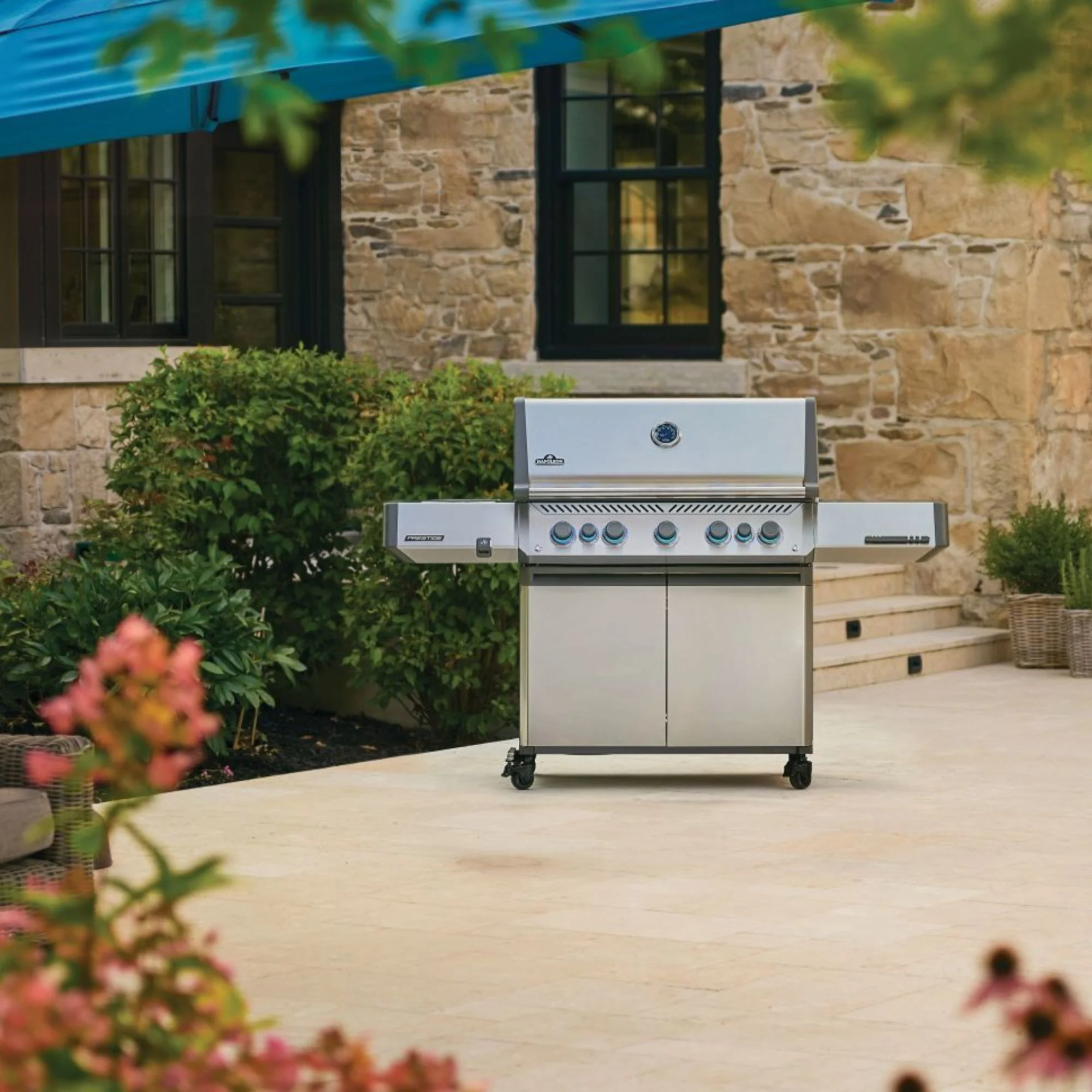 Napoleon New Prestige® 665 RSIB Freestanding Gas Grill w/ Infrared Side and Rear Burner - Image 7