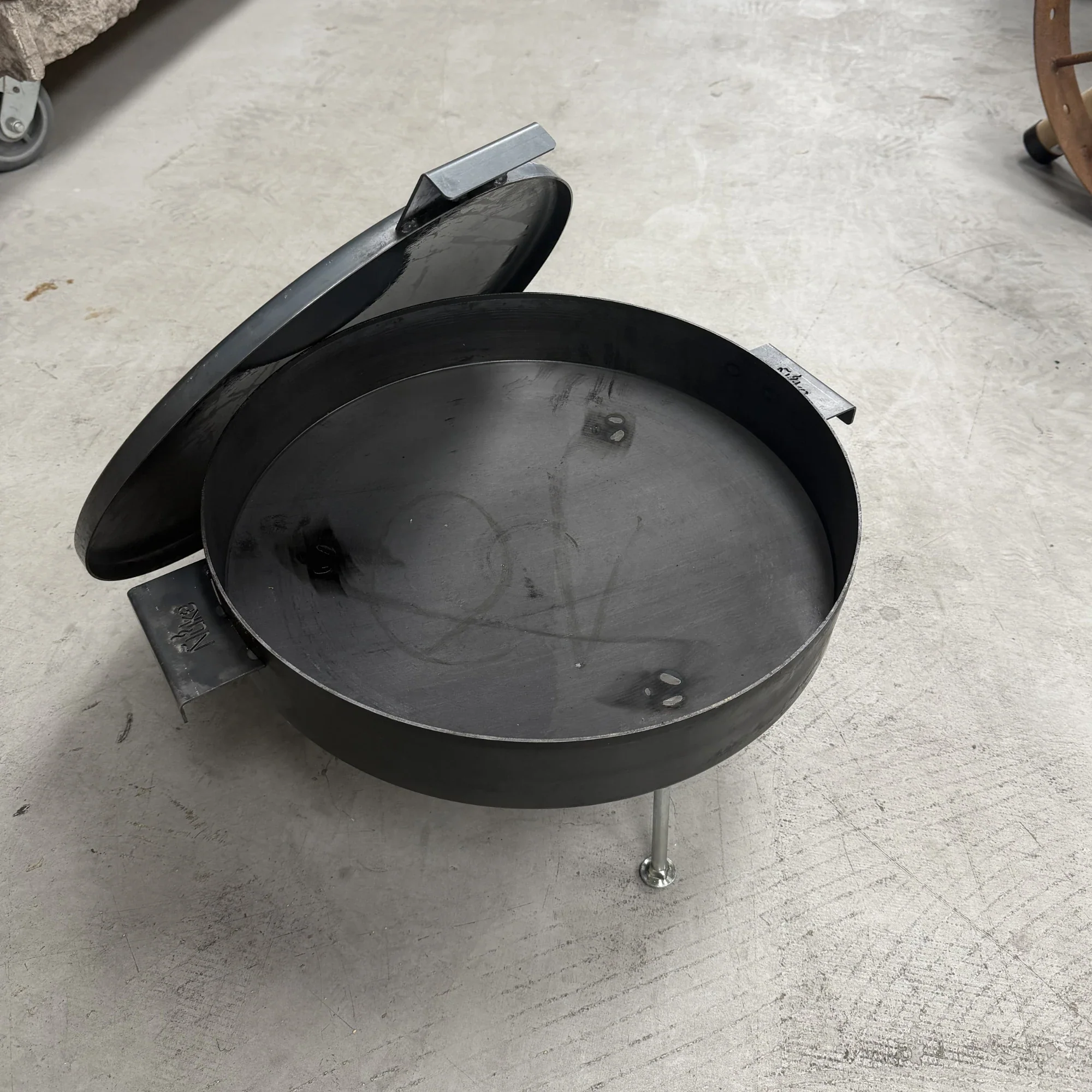Nuke BBQ Plow Disc with Lid - Image 5