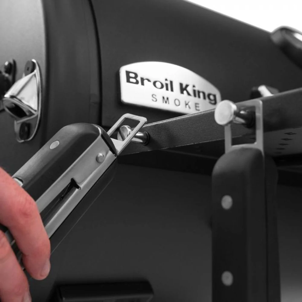 Broil King Regal 400 Freestanding Charcoal Grill - Image 9